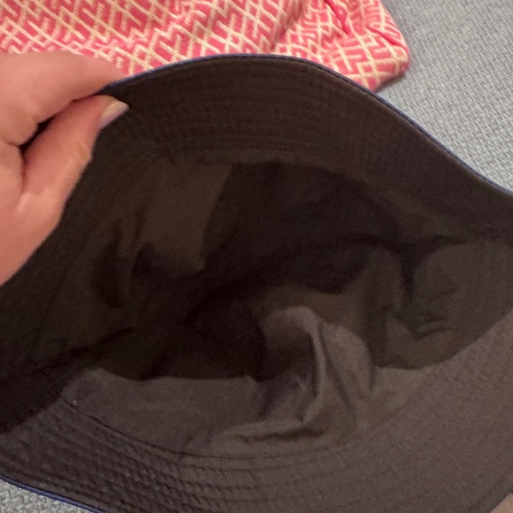 Netflix Emily In Paris Bucket Hat - Picture 7 of 7